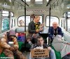 Vladimir-Putin-Reading-Riding-The-Bus--118333.jpg