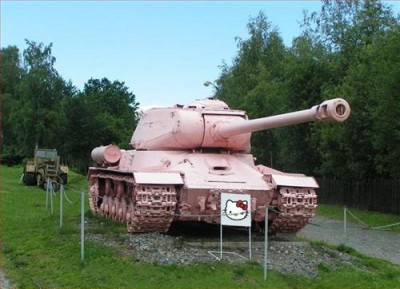 hello-kitty-tank-400x289.jpg