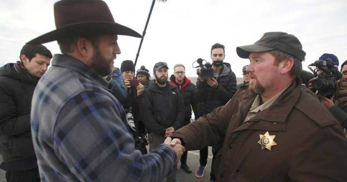 sheriff-meets-with-bundys.jpg