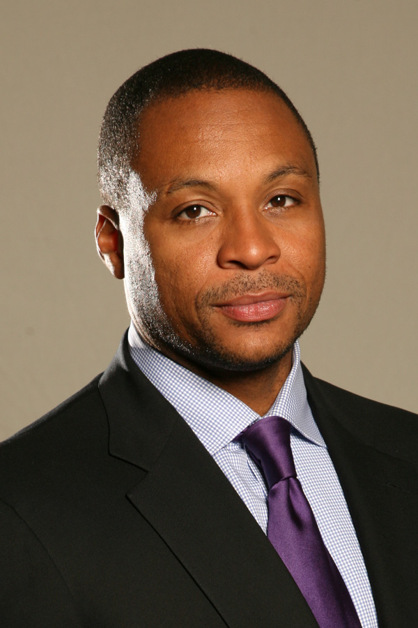 gus-johnson-headshot-1.jpg