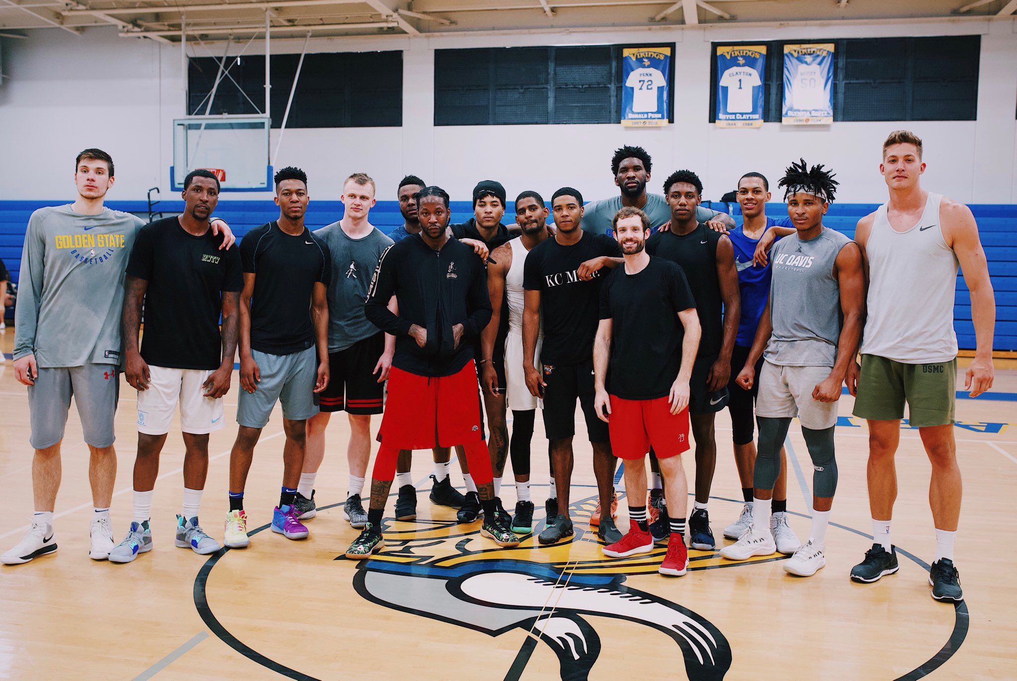 Dfm27wOUEAAADC8.jpg:large