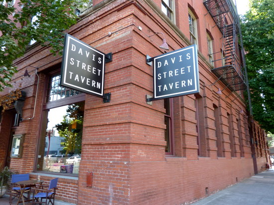 davis-street-tavern.jpg