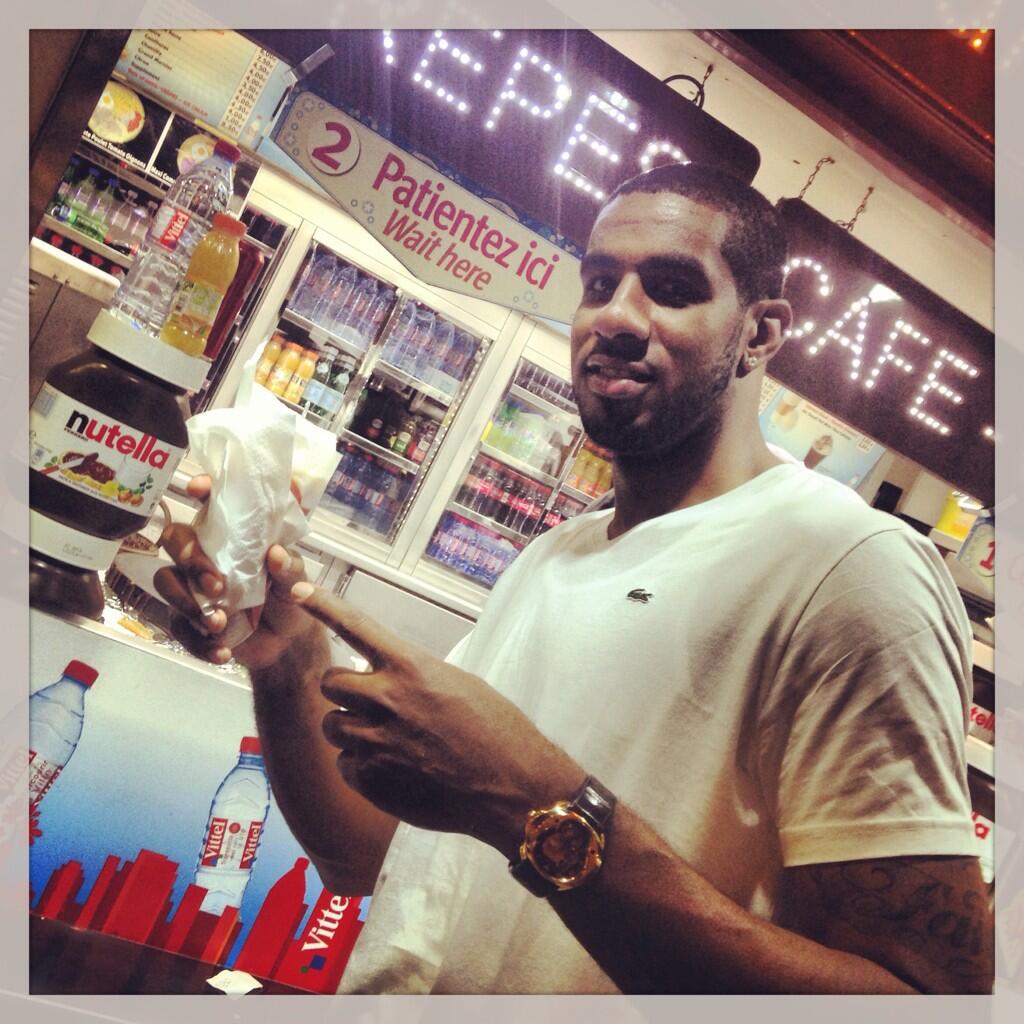 BNJLDr-CEAIi68B.jpg:large