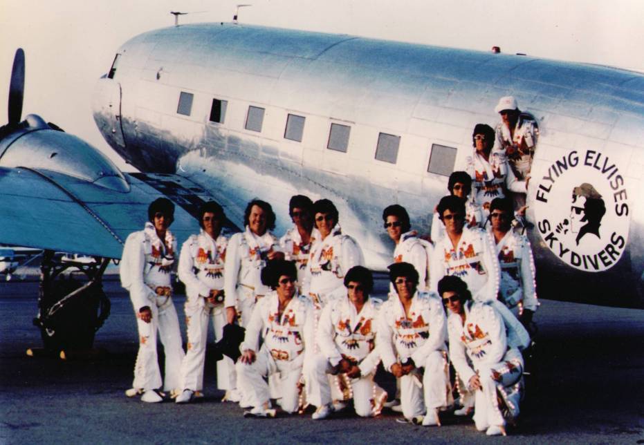 Flying_Elvises_01.jpg