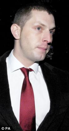 article-1092168-02B48635000005DC-1000_224x423.jpg