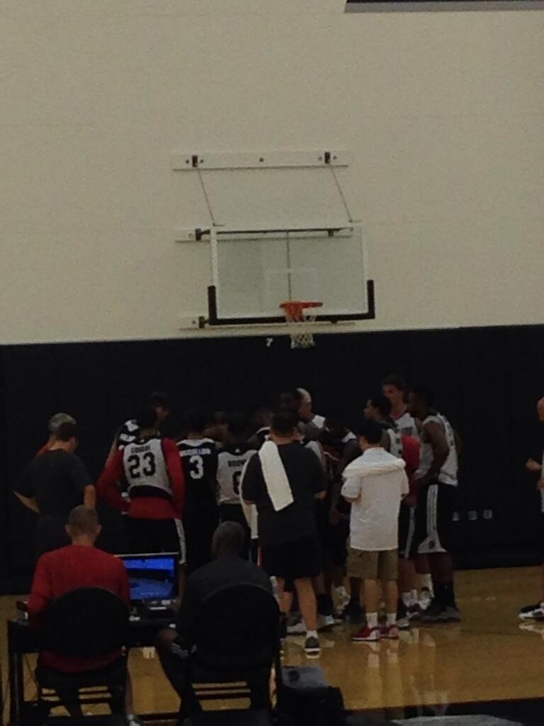 BsC6t9qCEAA6YD4.jpg:large