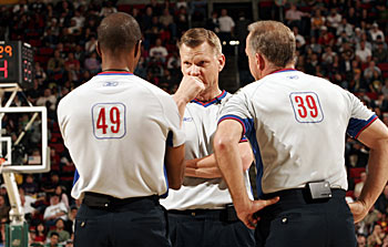 20070502_nba_refs_71025152_18.jpg