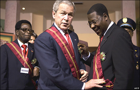 _45379904_bush_benin_466.jpg