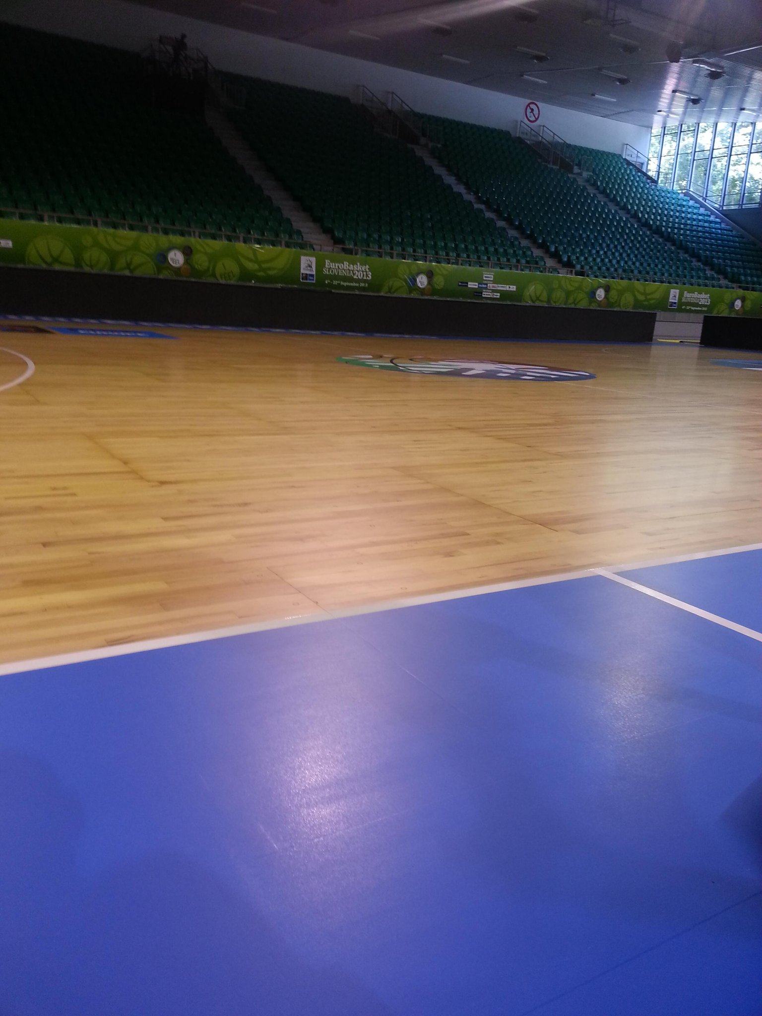 BTJ2_oMIYAIoGIq.jpg:large