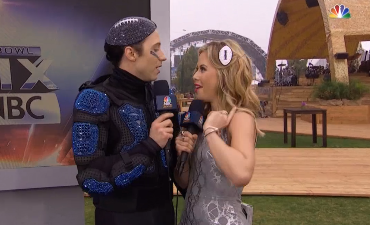 B8xx505CUAAJ-yG.png:large