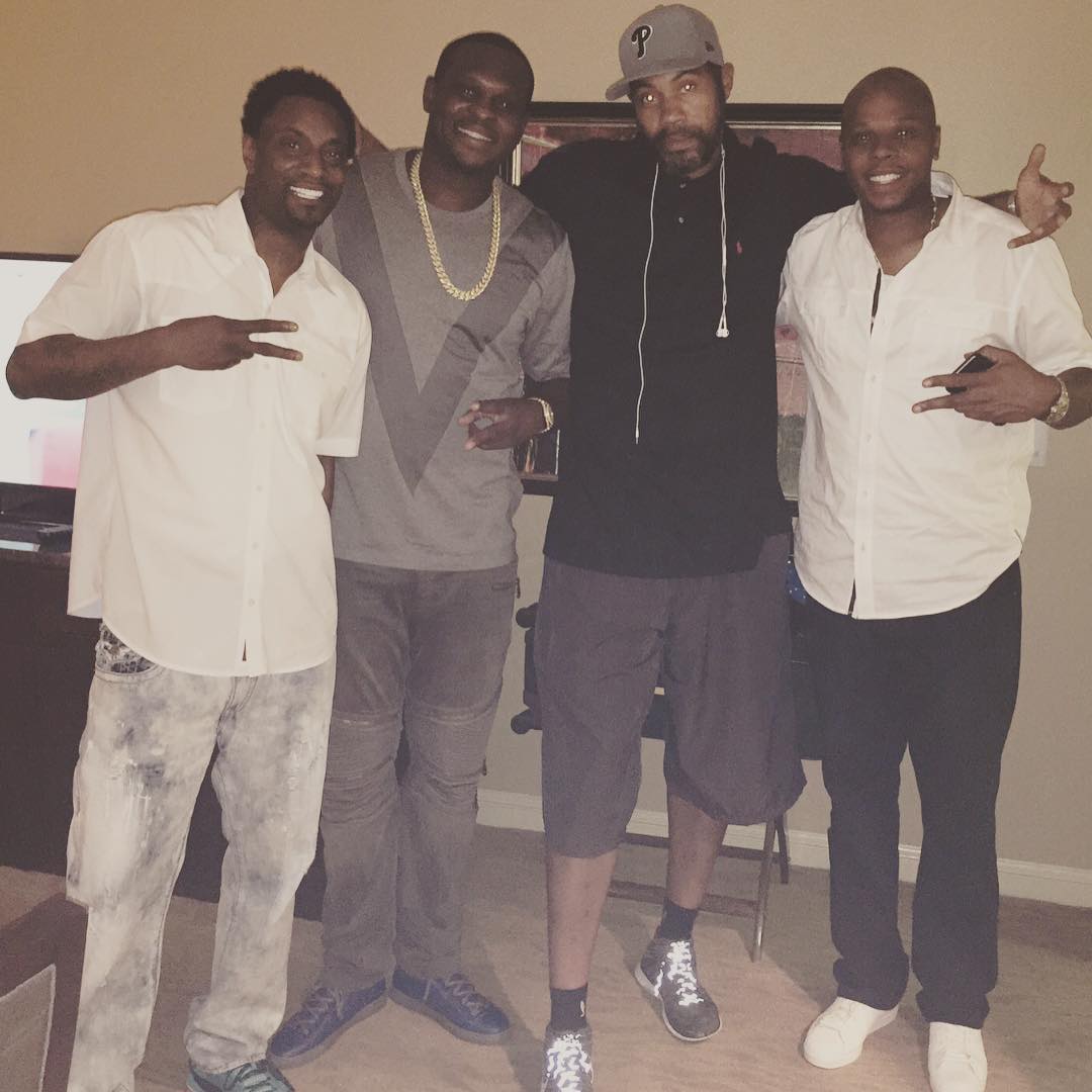 CMj6Wn8UsAErbsq.jpg:large