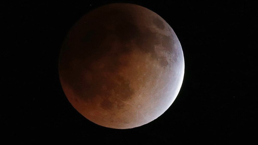 AP_lunar_eclipse_jtm_141006_16x9_992.jpg