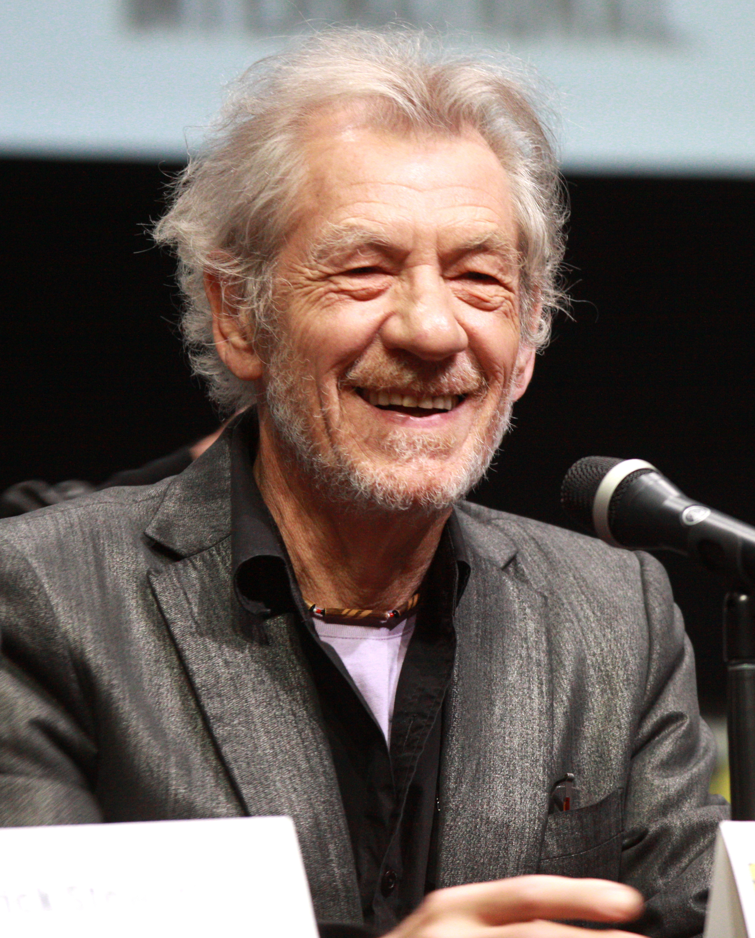 Ian_McKellen_by_Gage_Skidmore.jpg
