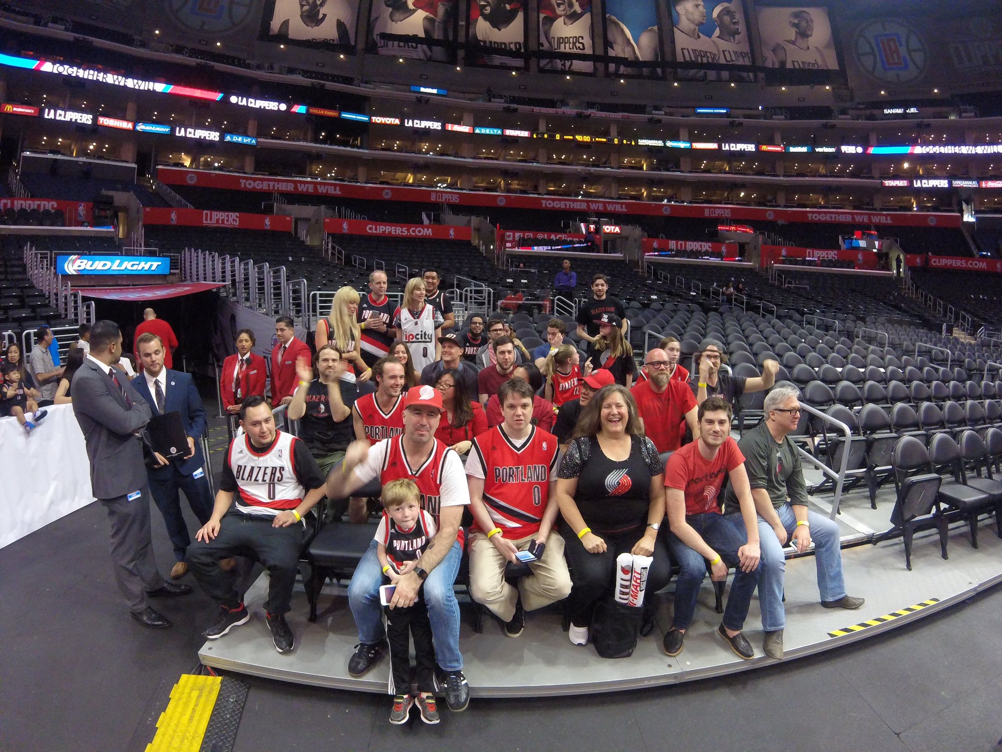 CeW7kiIUUAEOfBa.jpg:large