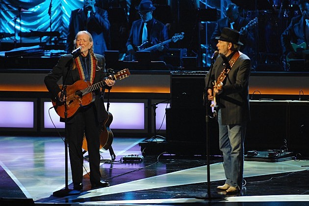 willie-nelson-merle-haggard-tour-cancelled-630x420.jpg