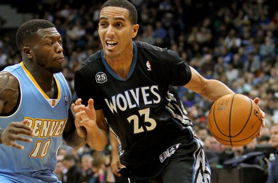 Twolves-Sleeved-Uniforms.jpg