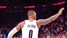 dame-lillard-time.gif
