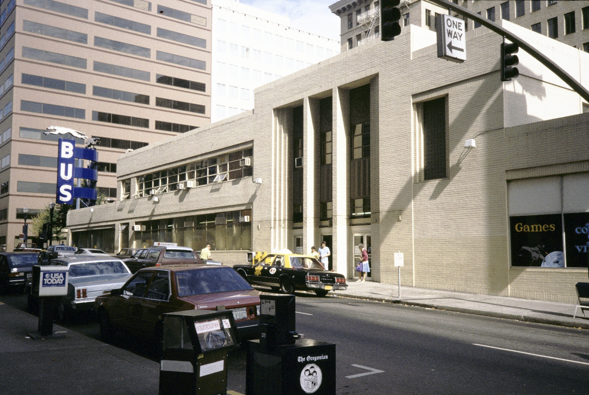 old-bus2.jpg