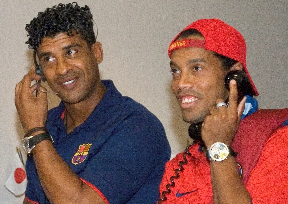 Rijkaard_Ronaldinho.jpg