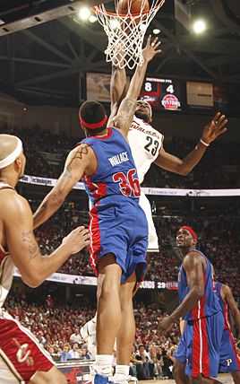 nba_g_james7_268.jpg