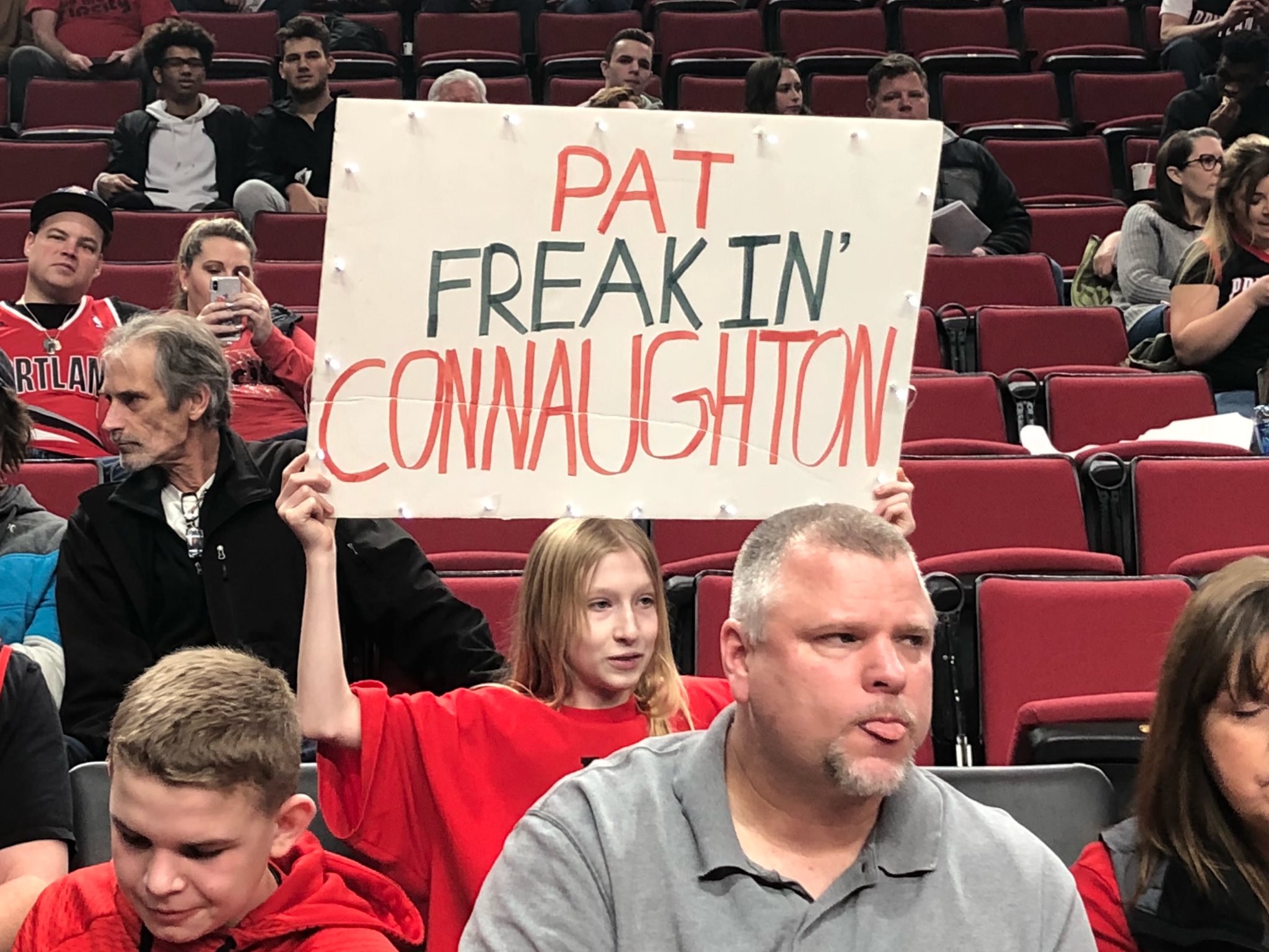 DS-74j7VwAAvIK-.jpg:large