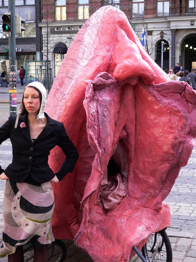 giant-vagina-bike-taxi.jpg