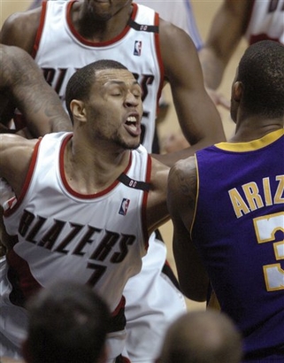roy-reacts-after-the-fould-committed-by-trevor-ariza-on-the-trailblazers-rudy-fernandez.jpg