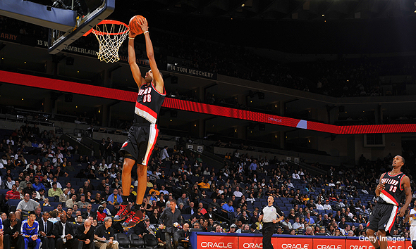 nicolas-batum-dunk.jpg