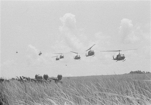 vietnam-war-us-choppers-6b47f365254698ac.jpg