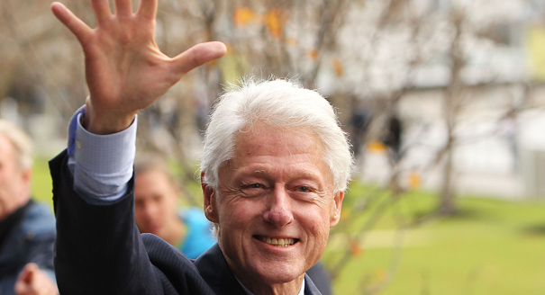 140811_bill_clinton_waving_gty_328.jpg