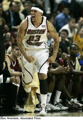 marshall_flaunts_next_to_umass_bench20060103.jpg