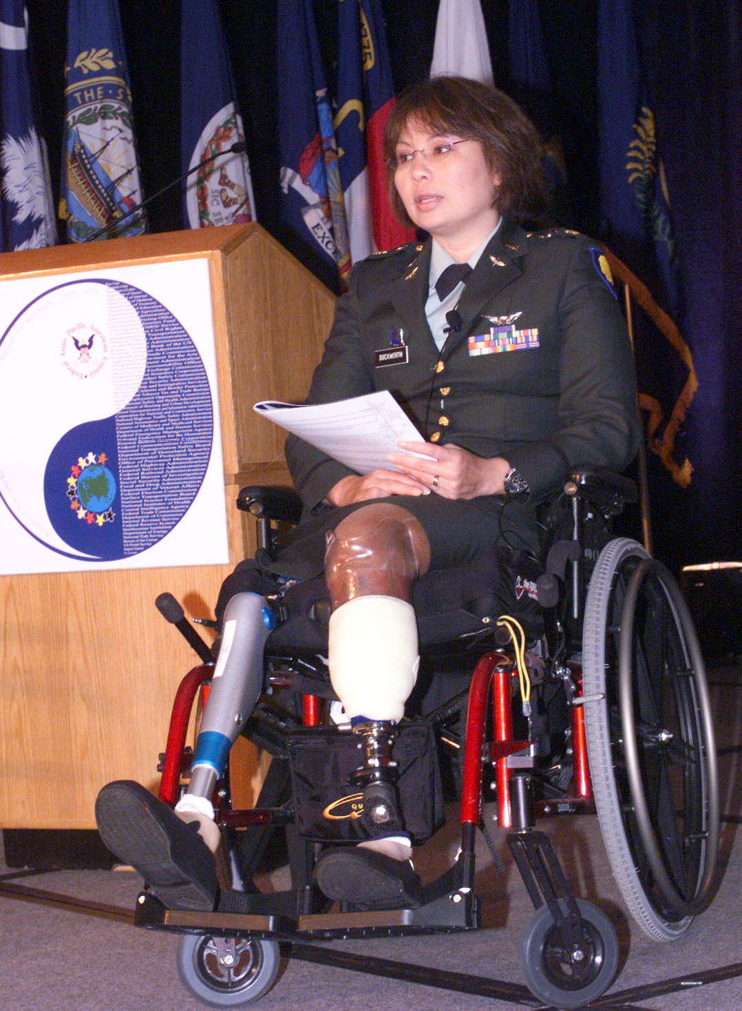 Tammy_Duckworth_wheelchair.jpg