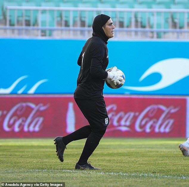 50559773-10208443-The_goalkeeper_has_also_defended_herself_several_times_in_Irania-m-19_1637084013590.jpg