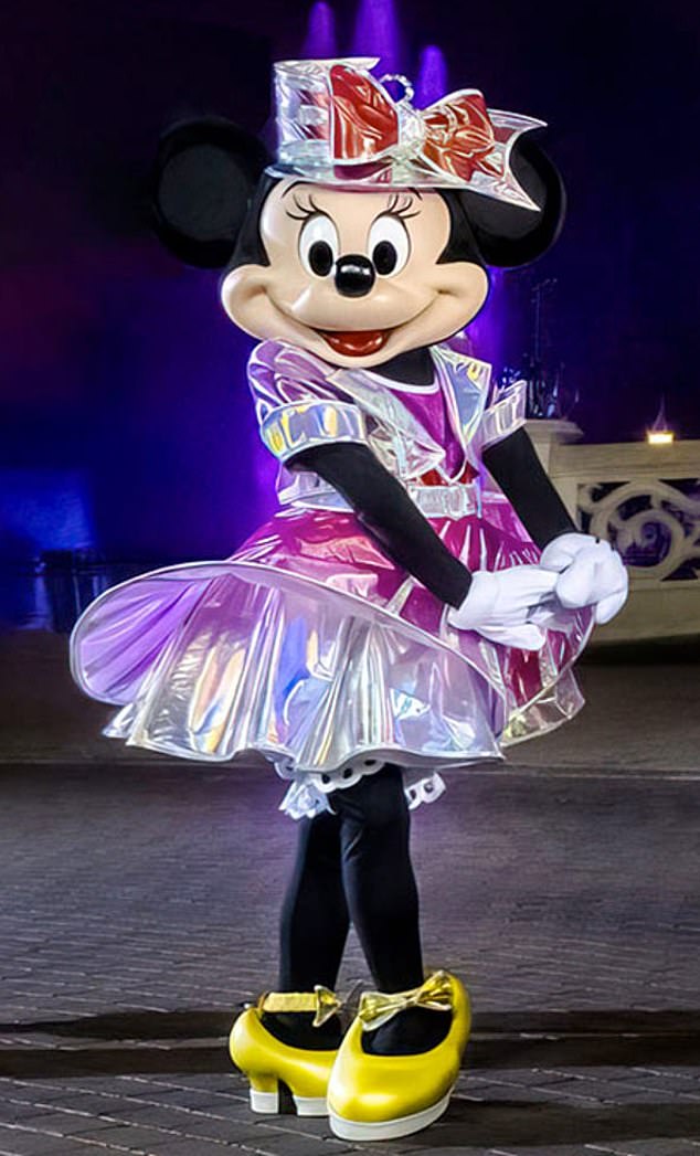 53453123-10449129-A_second_new_look_was_also_created_for_Minnie_which_consisted_of-a-65_1643310399879.jpg