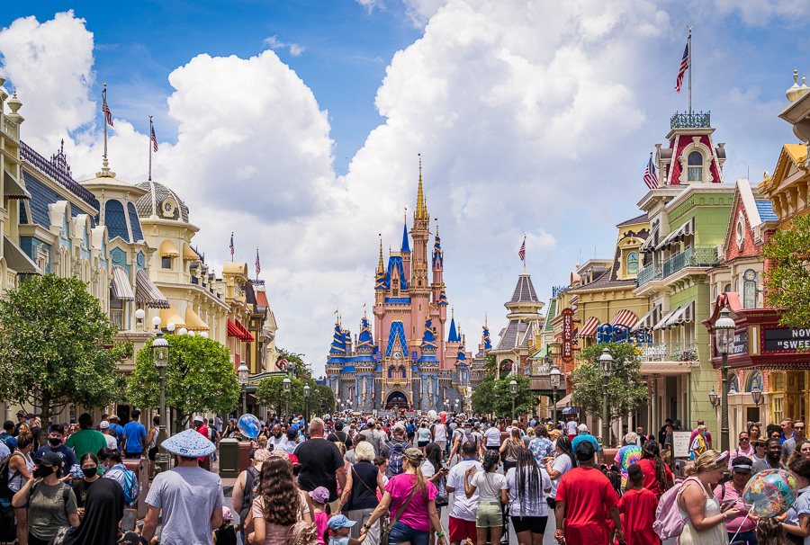 crowds-main-street-magic-kingdom-disney-world-511.jpg