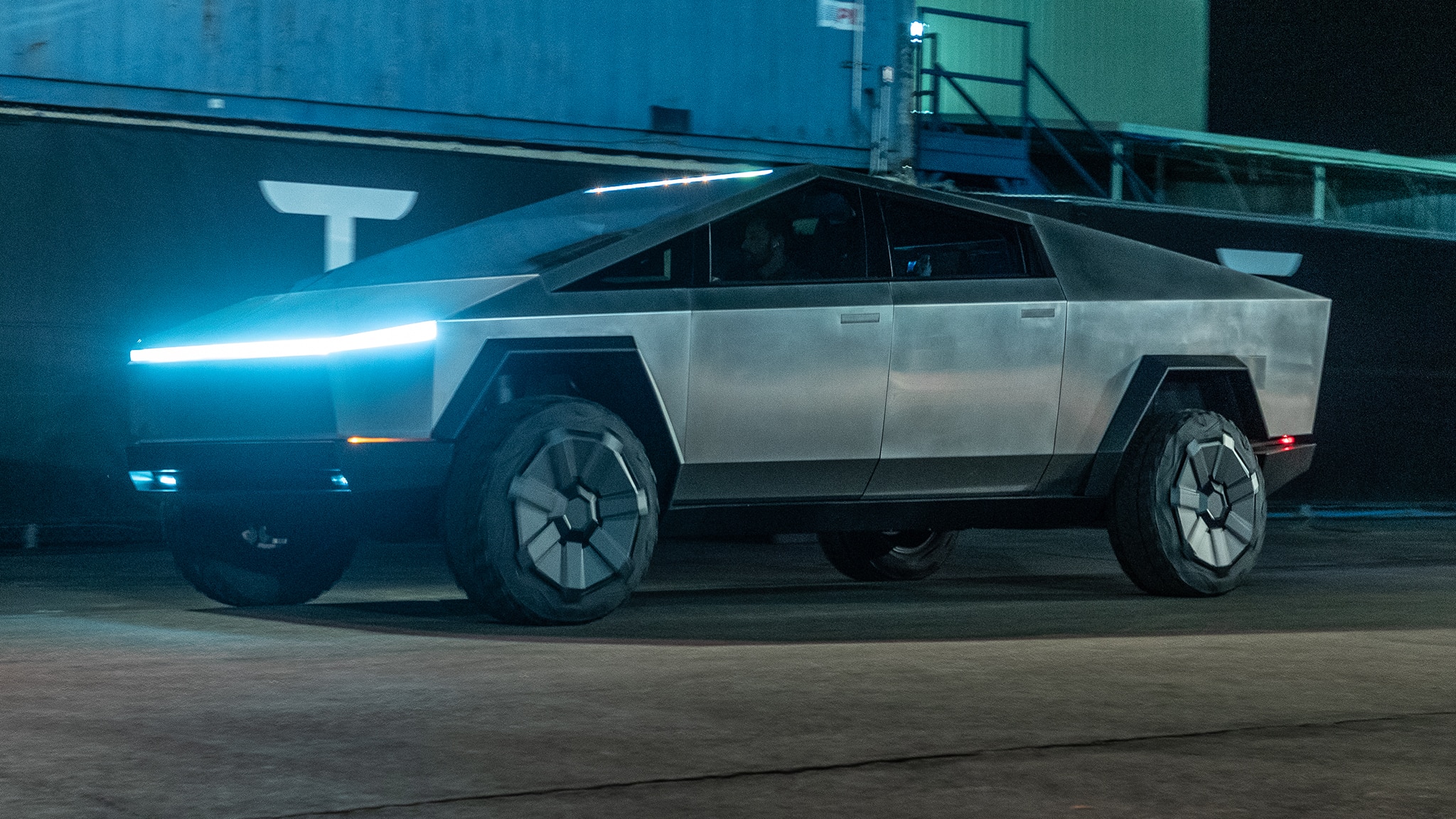 Tesla-Cybertruck-unveiling.jpg